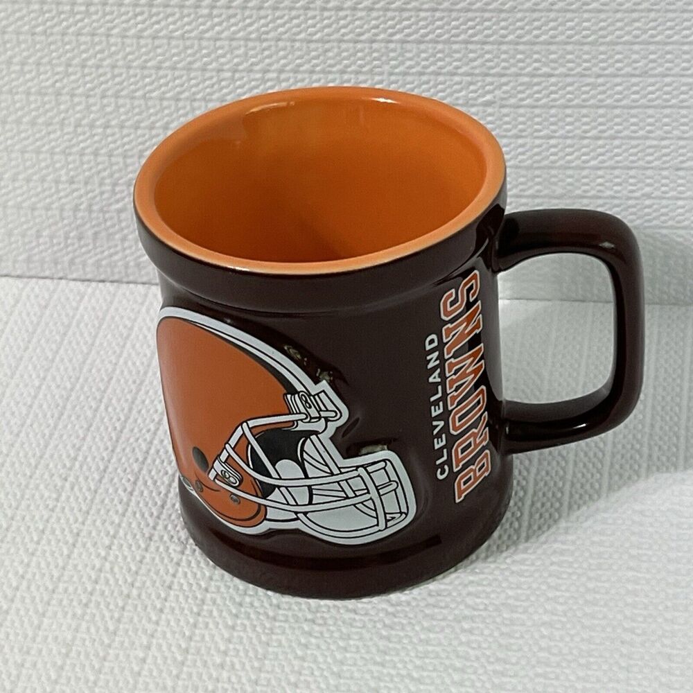 VTG NFL Cleveland Browns 14oz Coffee Mug Ceramic Brown Orange Raised 3-D Helmet